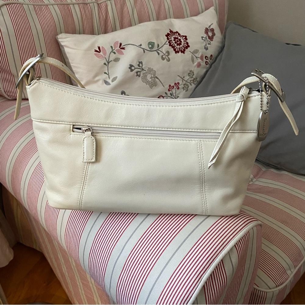 Leather shoulder bag
